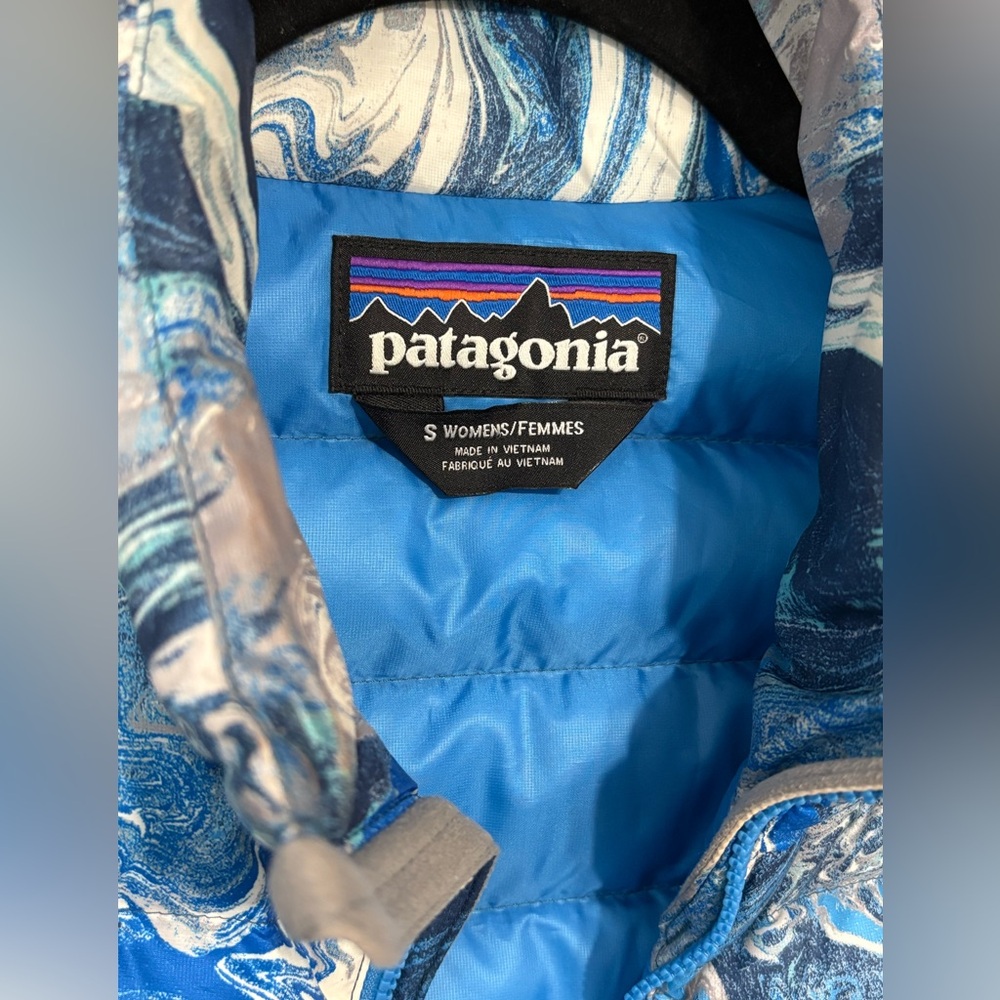 Patagonia Lightweight Down Puffer Vest Rare Wave Print Size Small - Picture 5 of 11